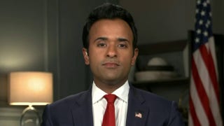 Vivek Ramaswamy: Walz tells us which wing of Kamala's party she bends the knee to - Fox News