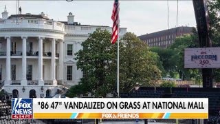 La obra «'86 47» ha sido vandalizada en el césped del National Mall, mientras que la administración Trump condena el acto