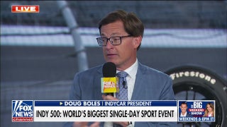 El presidente de IndyCar, Doug , habla sobre la tradición histórica de las 500 Millas de Indianápolis y las mejoras en la experiencia de los aficionados