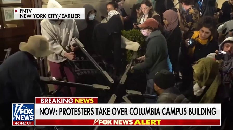 Columbia students tried to delay mob takeover of Hamilton Hall, but say 'police never came'