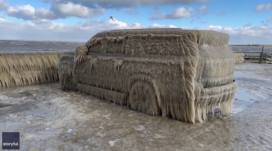 Lake effect snow encases cars in ice in NY