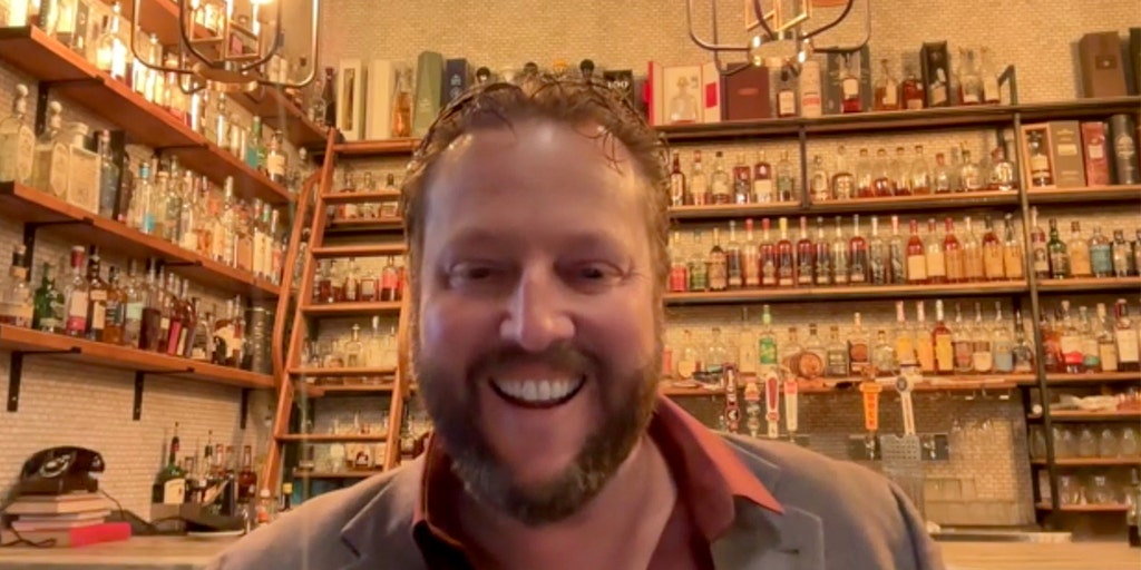 Restaurant exec defends tip system, says it drives 'hustle' and service