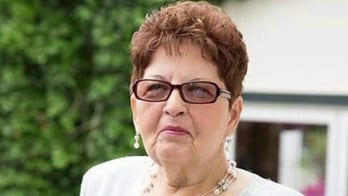 Daughter of NY nursing home victim calls on Dems to break from Cuomo: 'Do the right thing'