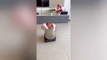 Dad discovers relaxing routine that instantly soothes his baby