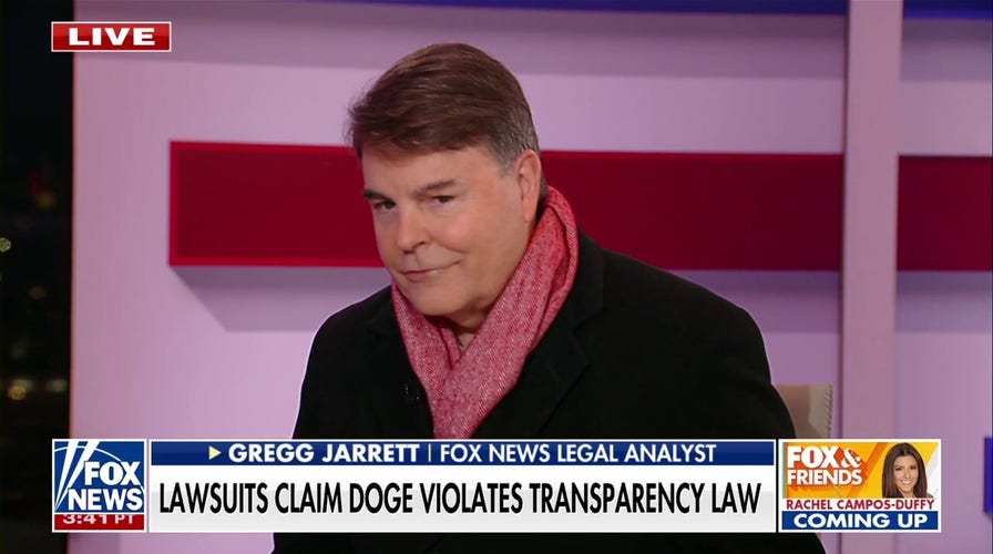 DOGE es demandada minutos después de la toma de posesión de Trump, alegando violación de la ley de transparencia