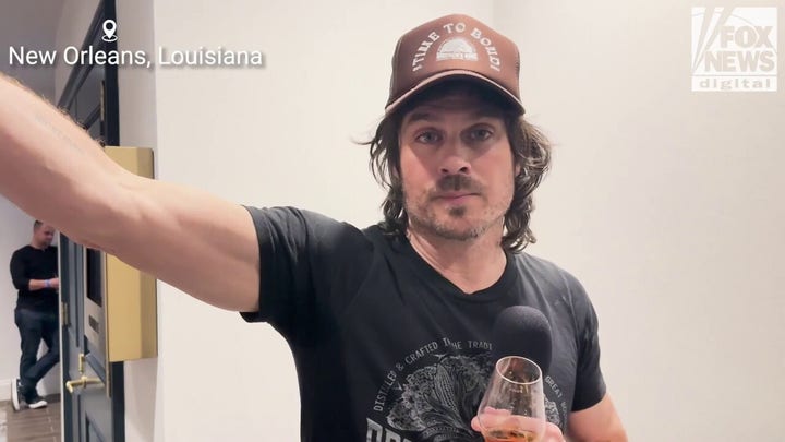  Ian Somerhalder, estrella de "Vampire Diaries", dice que la vida en la granja le da un equilibrio que no puede encontrar en Hollywood