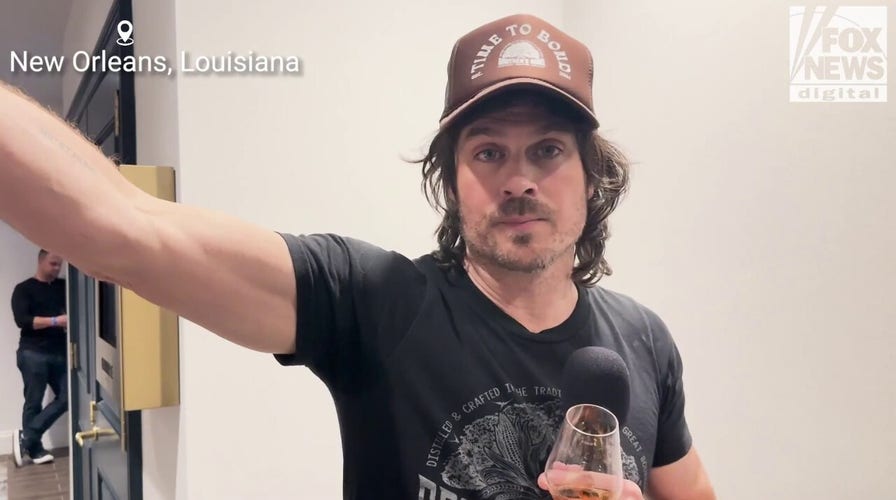  Ian Somerhalder, estrella de "Vampire Diaries", dice que la vida en la granja le da un equilibrio que no puede encontrar en Hollywood