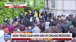 Police confront anti-Israel agitators at University of Chicago - Fox News