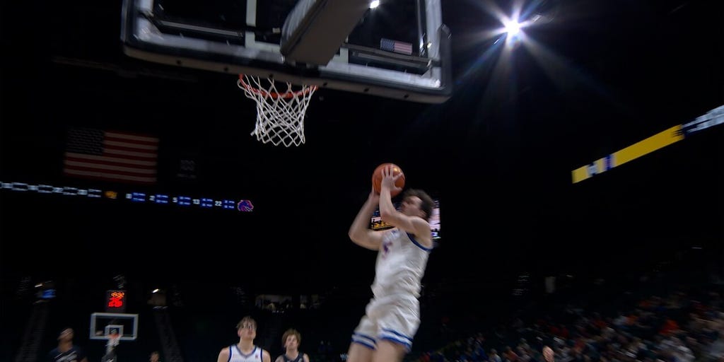 Boise State's RJ Keene finishes alley-oop to extend lead against Butler