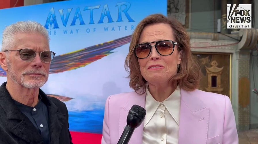 'Avatar' stars Sigourney Weaver and Stephen Lang talk working with director James Cameron