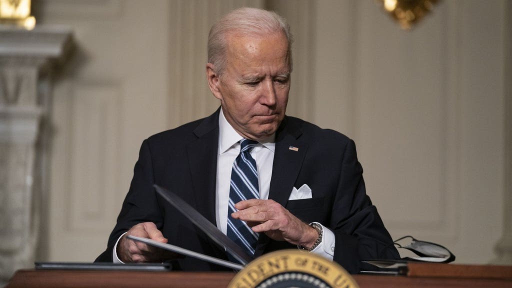 Texas judge extends suspension of Biden's order to pause deportations