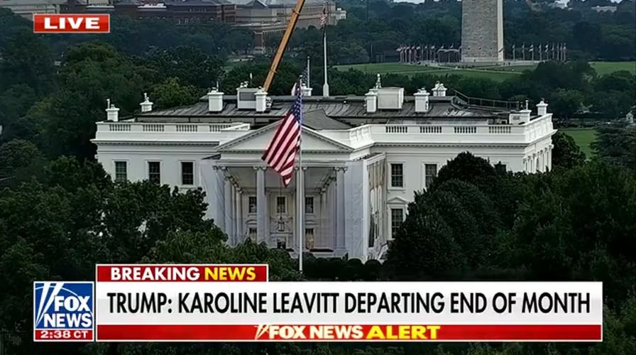 Karoline Leavitt leaving her position at the White House