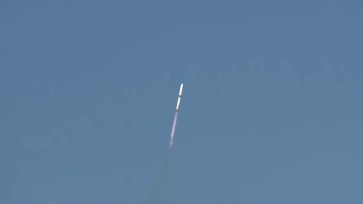  Blue Origin successfully launches spacecraft on journey to Mars