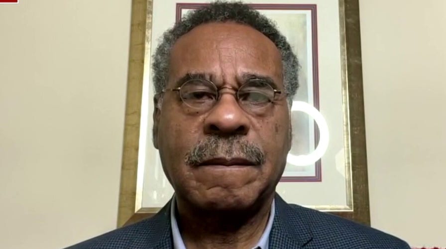 Democratic lawmaker says US economy functioning 'very well'