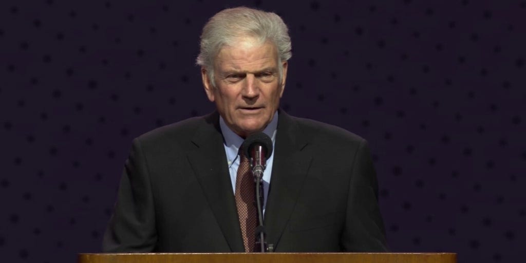 Franklin Graham Meets Zelenskyy, Leads Prayer for Russia-Ukraine Peace at European Congress