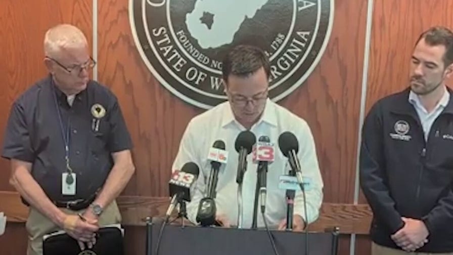 2 dead, more than a dozen injured in West Virginia chemical spill