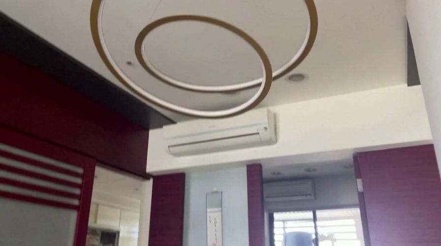Video shows chandelier waving during Taiwan quake