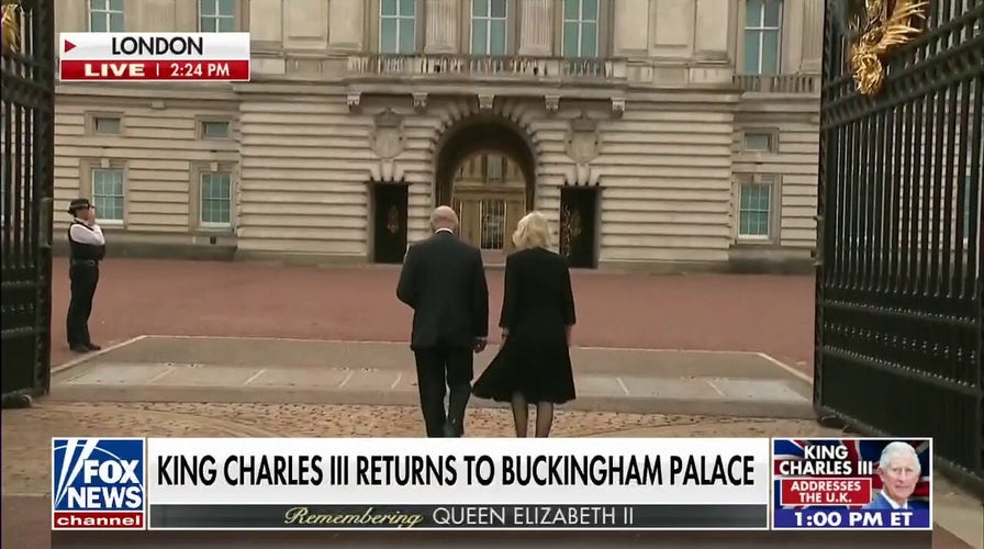 King Charles III arrives to massive crowd outside Buckingham Palace following Queen Elizabeth’s death