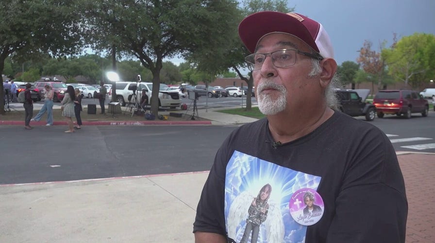 Uvalde Residents React To School Board Firing Police Chief Pete   Image 