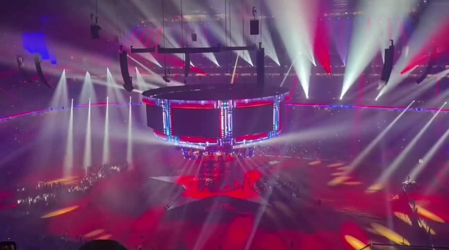 Journey fans in Houston keep singing 'Don't Stop Believin'' after electrical fire stops show