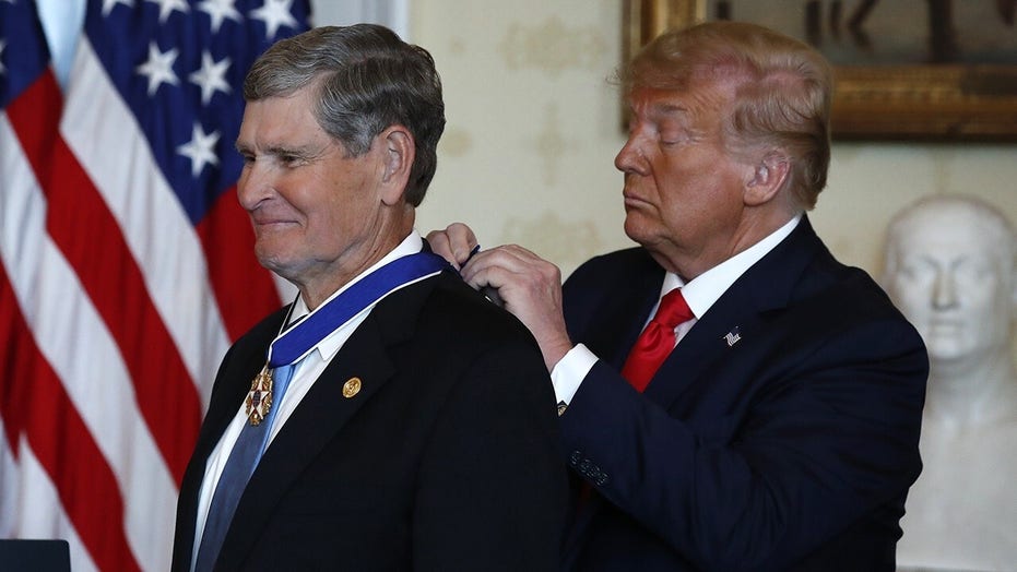 Trump Awards Presidential Medal Of Freedom To Jim Ryun Master Of The Mile And Former Kansas Rep Fox News