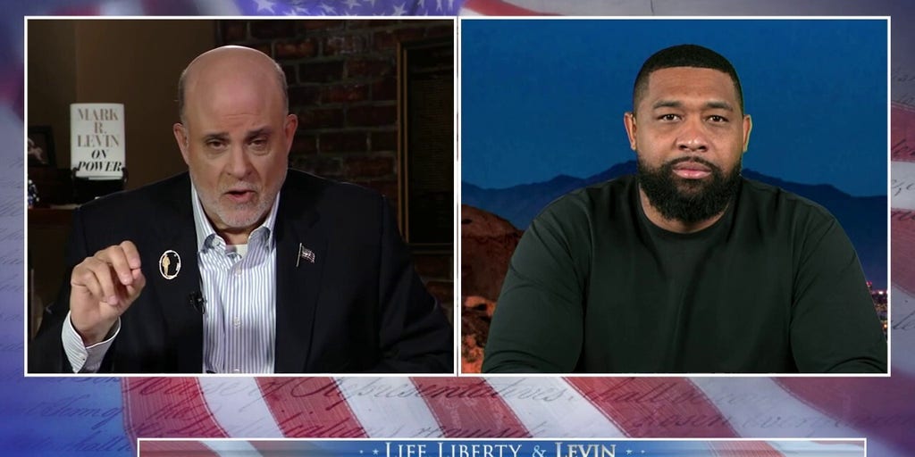 Former police officer tears into 'shameful' attacks against ICE