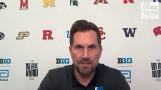 Ex-college football star Matt Leinart talks campaign with Abbott