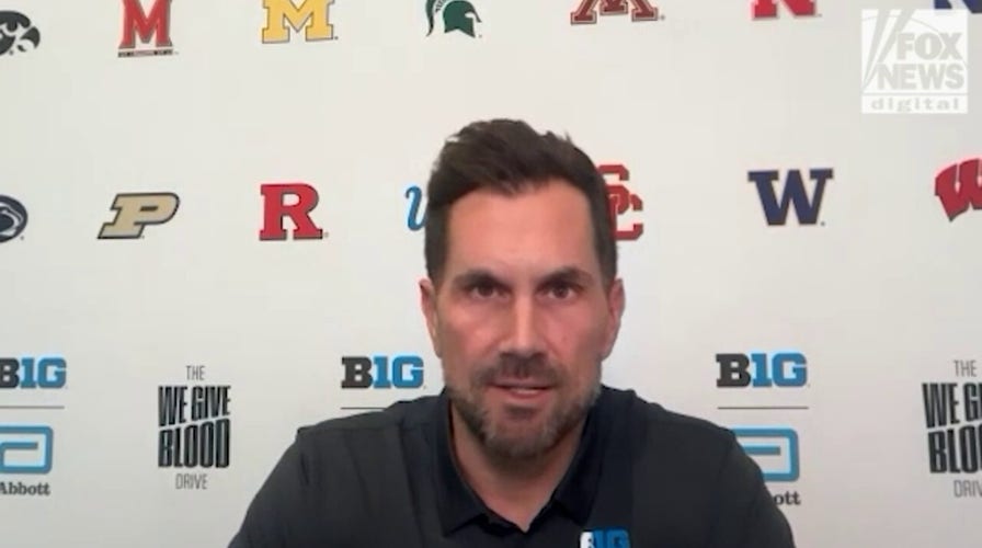 Ex-college football star Matt Leinart talks campaign with Abbott