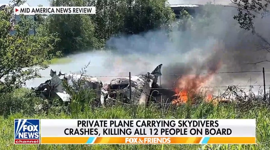 Plane crash in Missouri kills 11 skydivers and pilot