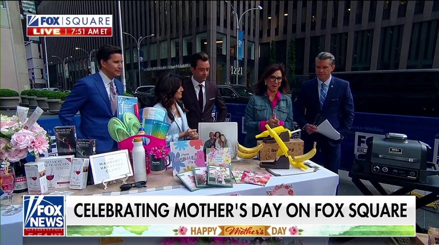 'Fox & Friends Weekend' celebrates Mother's Day on Fox Square