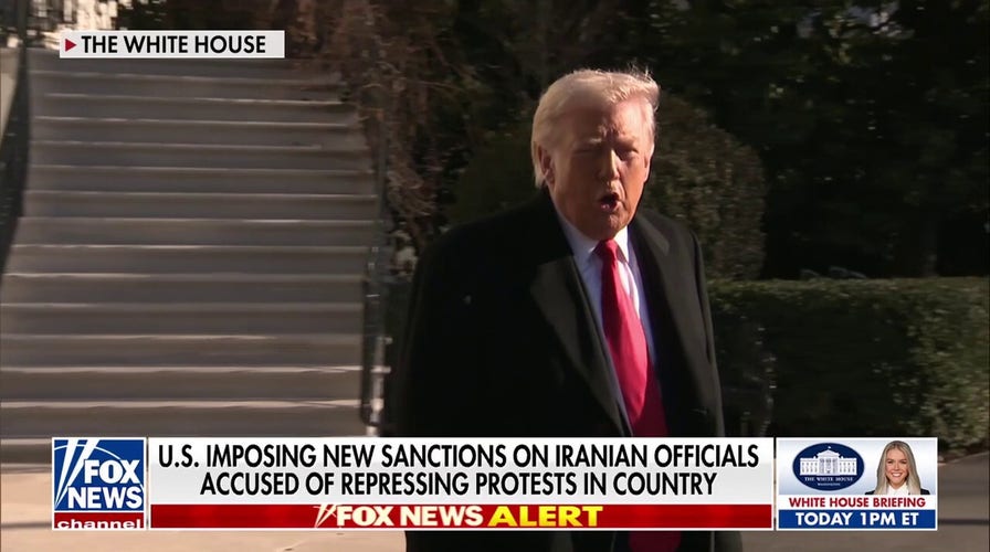 US imposes new sanctions on Iranian officials