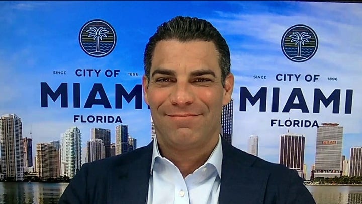 El alcalde de Miami, Francis Suárez, rechaza las preocupaciones climáticas