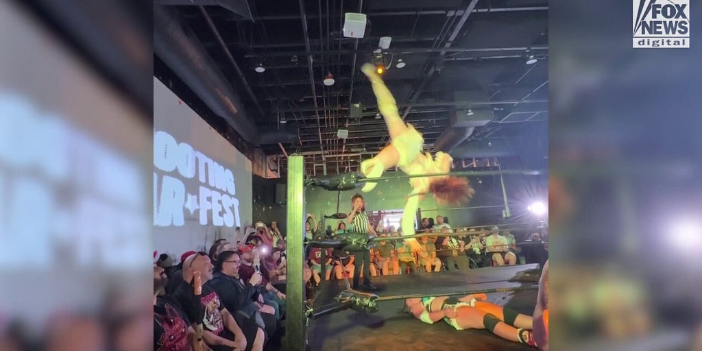 Natsupoi finishes Johnnie Robbie at Pandemonium: Pro Wrestling