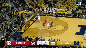 Morez Johnson Jr. throws down dunk, extending Michigan's lead to Rutgers
