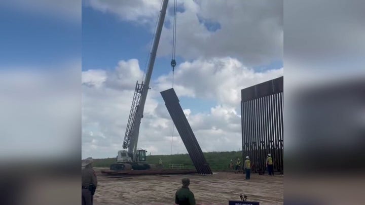 Wall construction commences along U.S.-Mexico border in Texas