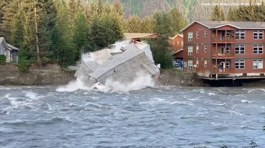 House in Juneau, Alaska, collapses into flooded Mendenhall River