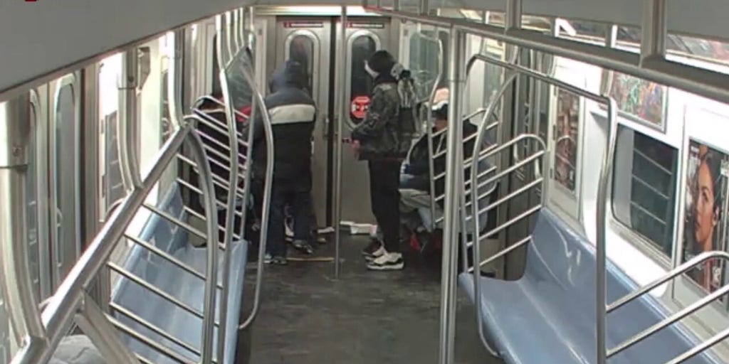 Homeless man fights back against migrant muggers on NYC subway, fatally stabbing one of them