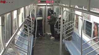 Homeless man fights back against migrant muggers on NYC subway, fatally stabbing one of them - Fox News
