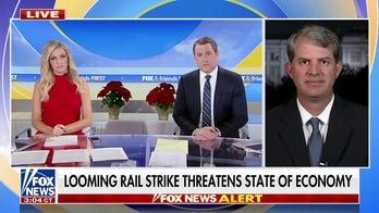 Rail strike threat undermines Americans' 'confidence' in economy ahead of holidays: Robert Henneke