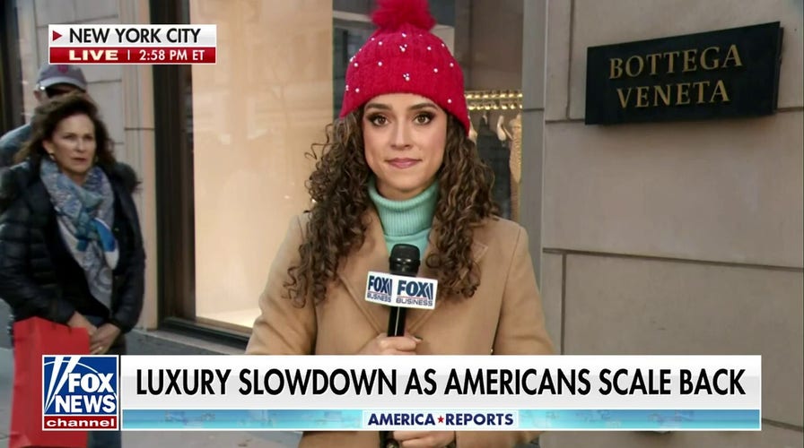 Will last-minute shoppers win in this economy?