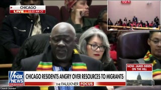 Chicago residents rail against officials over migrant crisis: ‘Junking up our country’ - Fox News
