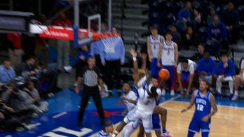 Brandon Maclin drives middle for TOUGH finish and the foul, giving DePaul the lead over Xavier