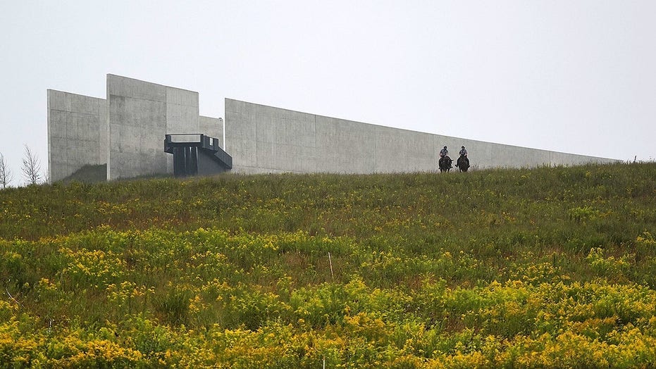 When is the deadline to register to vote in sc