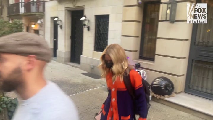 Kelly Ripa and Mark Consuelos leave their Upper East Side Apartment on Thursday, Oct. 13