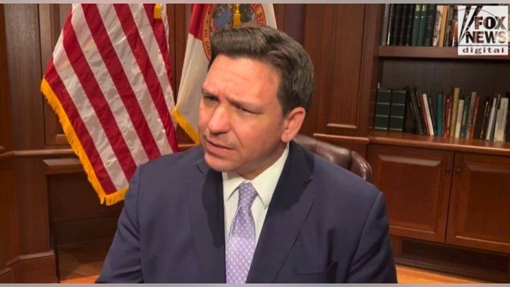 Ron DeSantis on Joe Rogan controversies, distrust of CNN, media: ‘Do not apologize. Do not kow to the mob’