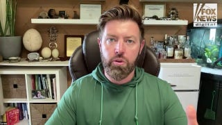 'Shark Week' host offers safety tips to summer beachgoers amid shark 'hysteria'