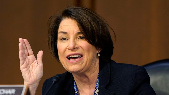 Sen. Klobuchar slams leaked Supreme Court opinion draft, says Congress should ‘codify’ Roe v. Wade