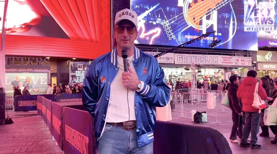 Russell Dickerson says state  euphony  took implicit    Times Square up  of RodeoHouston moment