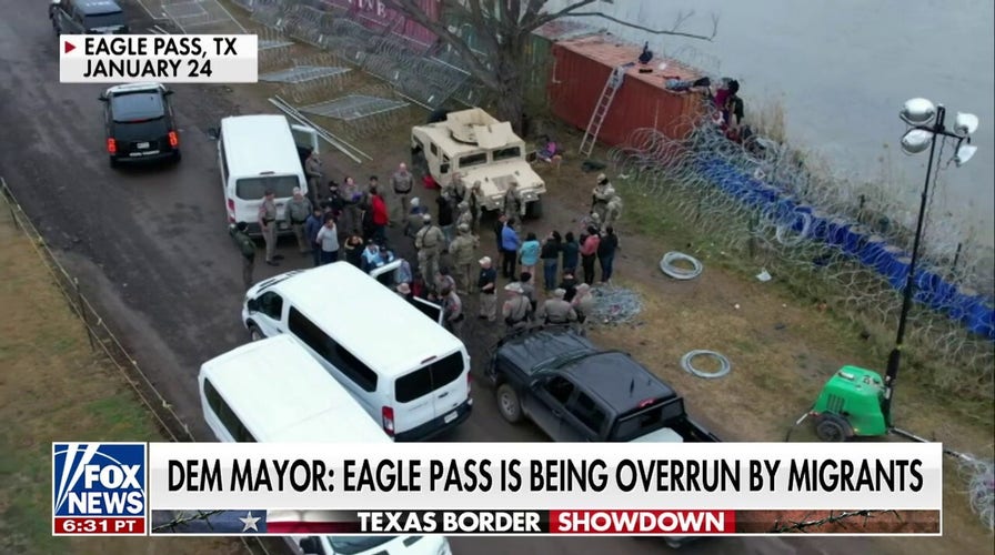 Eagle Pass, Texas, overrun by migrants, Dem mayor says