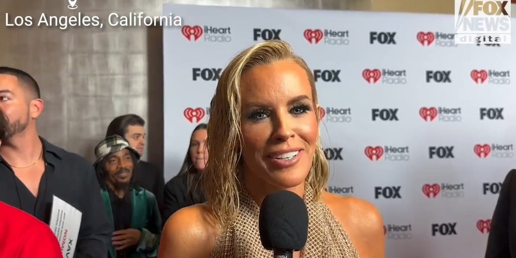 Jenny McCarthy reveals what 'sealed the deal' in romance with Donnie Wahlberg